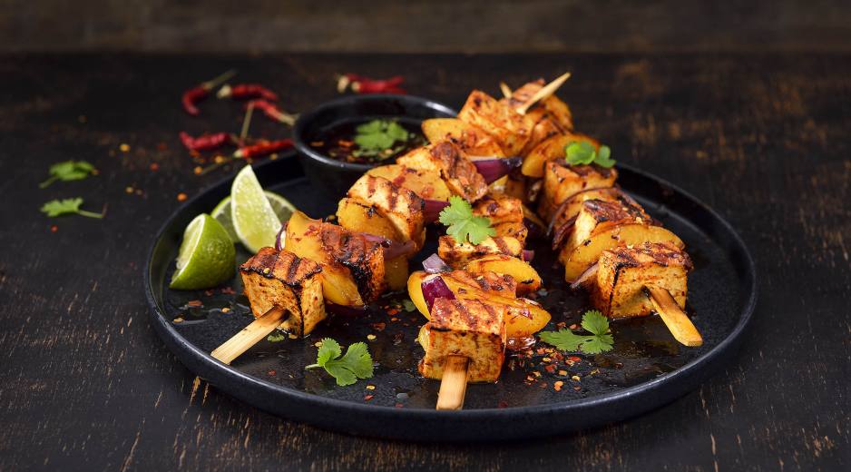 Nyári chilis tofunyárs őszibarackkal 