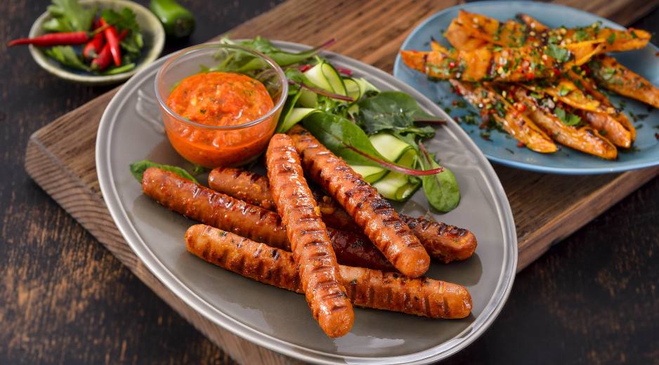 Grillezett virsli romesco szósszal és sült édesburgonyával