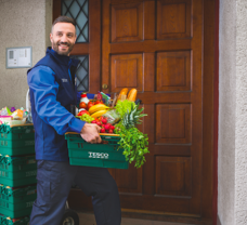 150 millió terméket kézbesített a Tesco 5 év alatt 