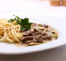 Bélszínragu Stroganoff-módra