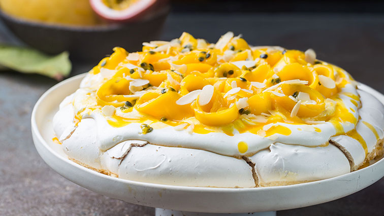 Pavlova torta maracujával