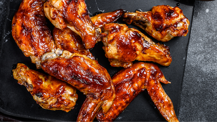 Így készíts tökéletes barbecue csirkeszárnyakat.