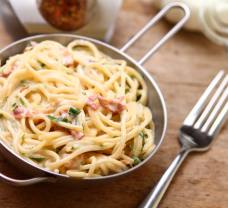 Medvehagymás carbonara