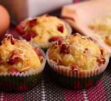 Baconos muffin